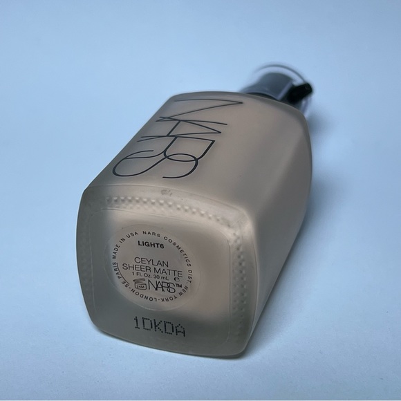 Nars Sheer Matte Foundation Shade: Ceylan - Picture 2 of 3